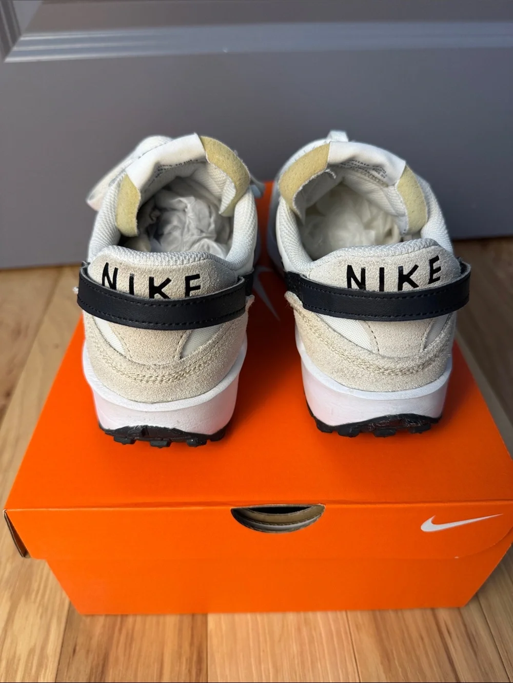 Nike Waffle Debut Sneakers Women’s Size 8 Sanddrift Black Retro Running Shoes - Picture 2 of 11